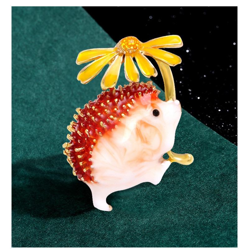 Brooch, cute cartoon, hedgehog brooch, scarf buckle, enamel glaze, drip oil, brooch, daisy brooch