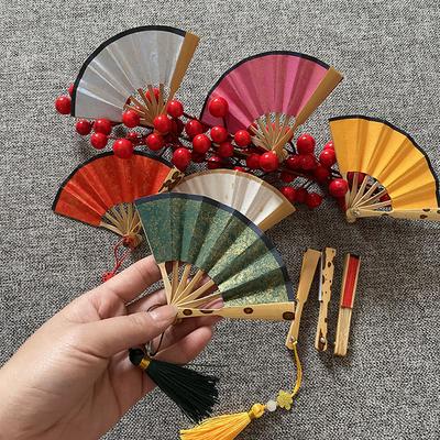 2.5 Inch Mini Folding Fan Portable Diy Painting Children Fan Ancient Style Held Dance Fans Party Wedding Summer Fan Accessories