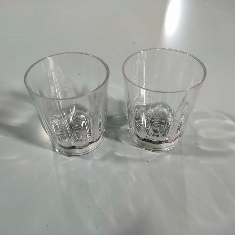 

Сяючий стакан для напоїв Cola, що змінює колір, ідеально підходить для святкування днів народження та дискотек! small