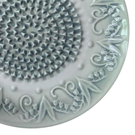 Geëmbosseerde Keramische Knoflookrasp, Vintage Patroon Gemberrasp Schijf voor Keuken, Multifunctionele Stamper voor Kaas Nootmuskaat