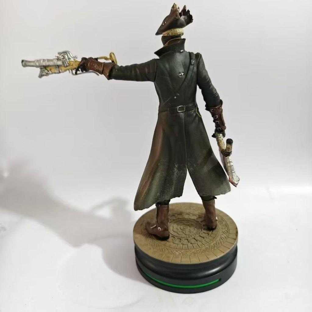 Bloodborne: The Old Hunters Curse Hunter Figurine Ornament Model Boxed