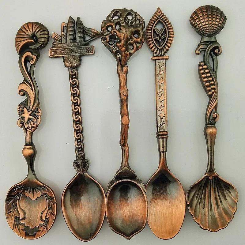 5Pcs/set High Quality Retro Vintage Spoons Fork Royal Style Gold Carved Coffee Tea Spoon Fork Cutlery Set Kitchen Tool