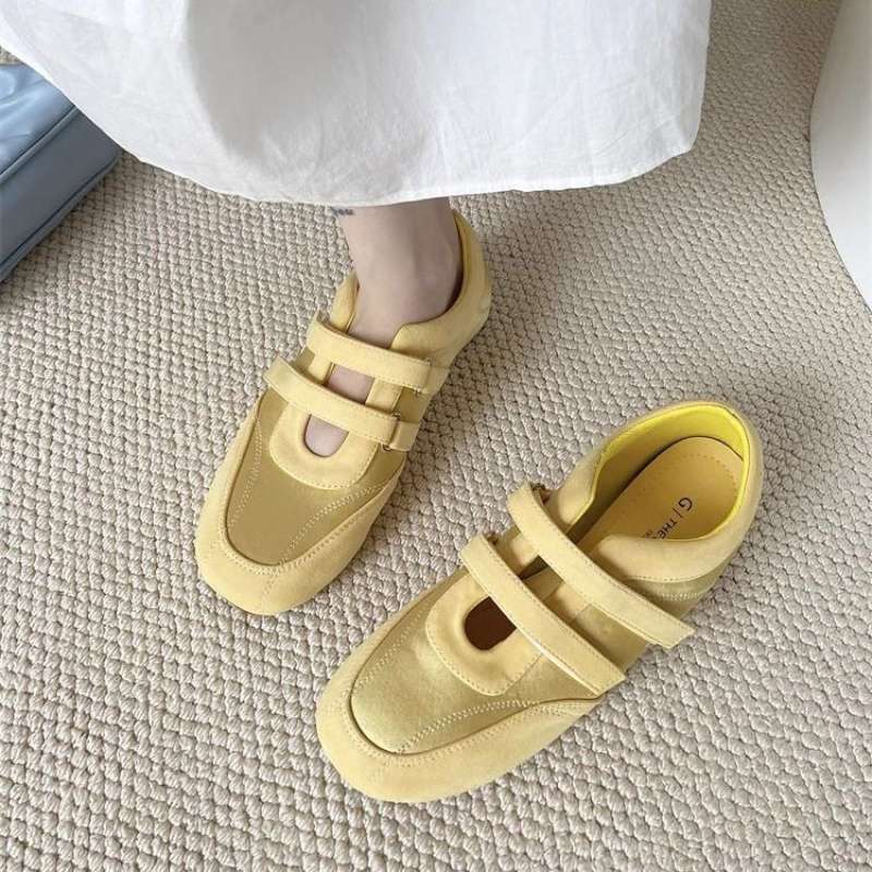 Płaskie sportowe buty Mary Jane 2025 wiosna i lato nowe na rzepy buty codzienne wersja koreańska małe skórzane buty zamszowe buty na płaskiej podeszwie damskie