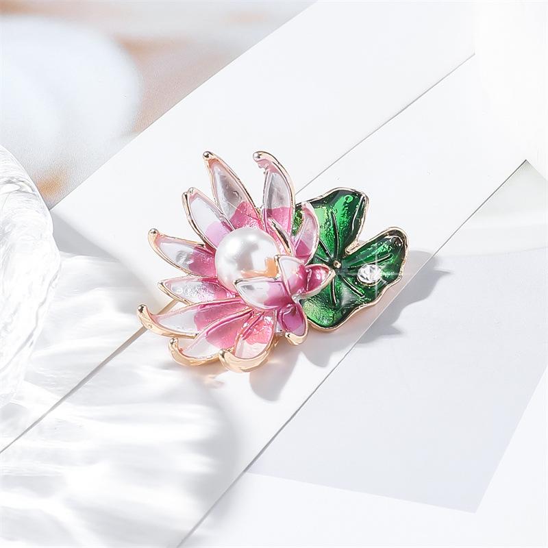 Female National Style Lotus Flower Brooch 1 pcs