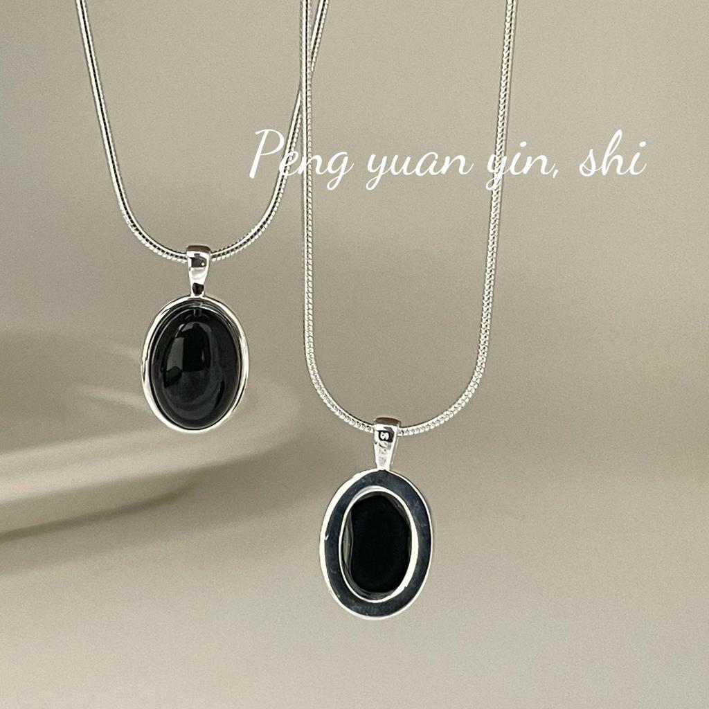 S925 Sterling Silver Black Agate Oval Necklace for Women: High-End, Simple Design with Snake Bone Chain