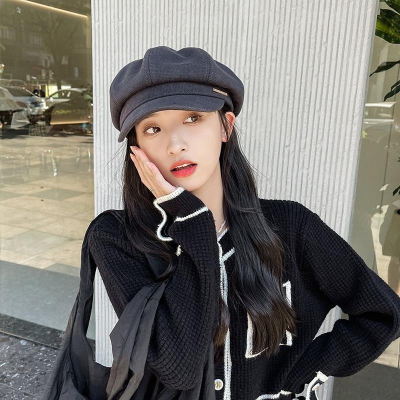 Octagonal hat women's autumn and winter retro literary and artistic versatile woolen hat metal label duck tongue beret showing face small painter hat