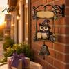 Cartello di Benvenuto Personalizzabile con Gnomo da Giardino e Campanella, Campanello da Porta Appeso per Esterno, Campanelle Eoliche con Numero Civico Uniche per Decorazioni di Patio, Casa, Portico, Cortile Campanella