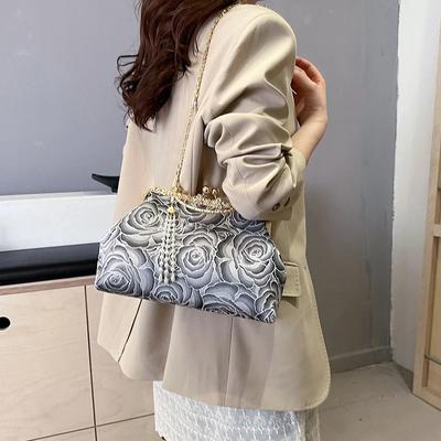 Rote Rosenkette Schultertaschen für Damen Quaste Muschel Clip Handtaschen Hochzeit Clutch Blumen Perlen Messenger Bags Designer