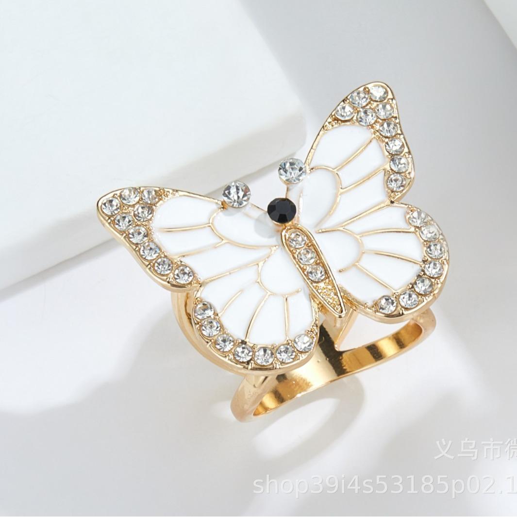 

Spreading Butterfly Scarf Button Creative Diamond-encrusted Black and White Butterfly Decorative Button Clothing Accessories