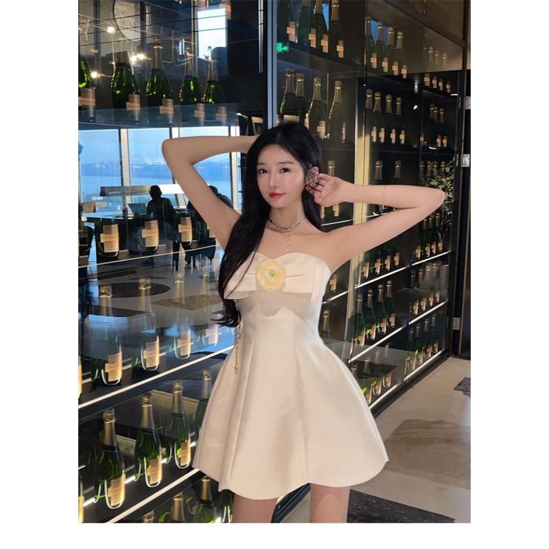 Women's White Strapless Dress Flower Decoration Slim Cocktail Party Dress