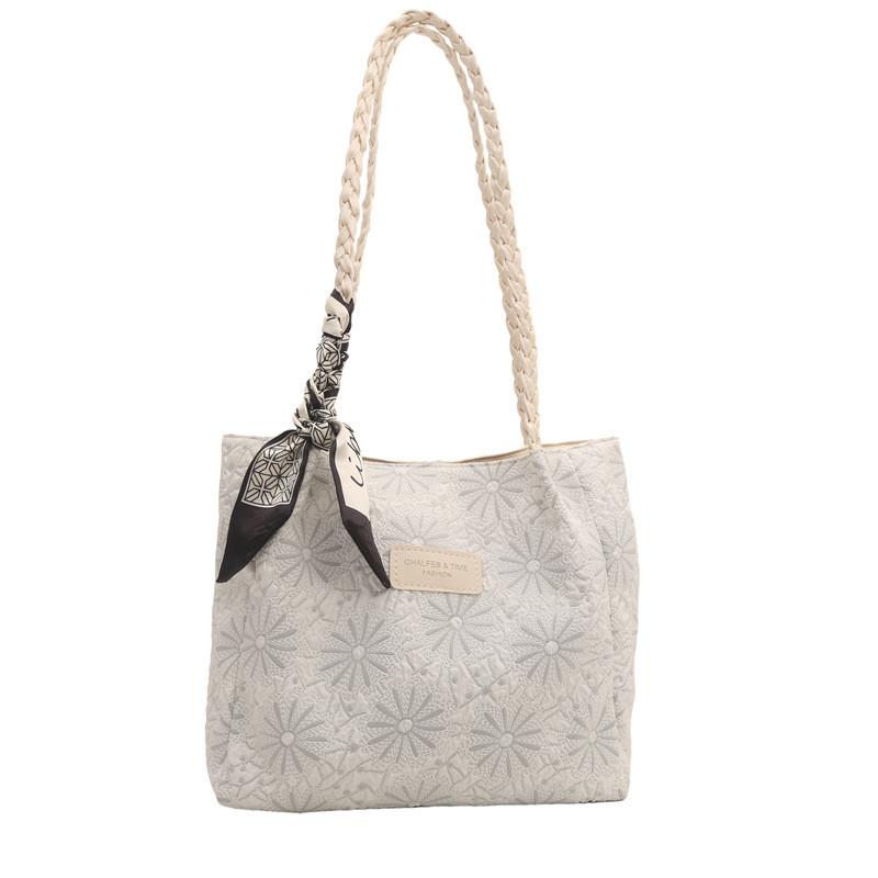 Street Style Large Capacity Tote Bag For Women With Zipper Closure For Casual Travel