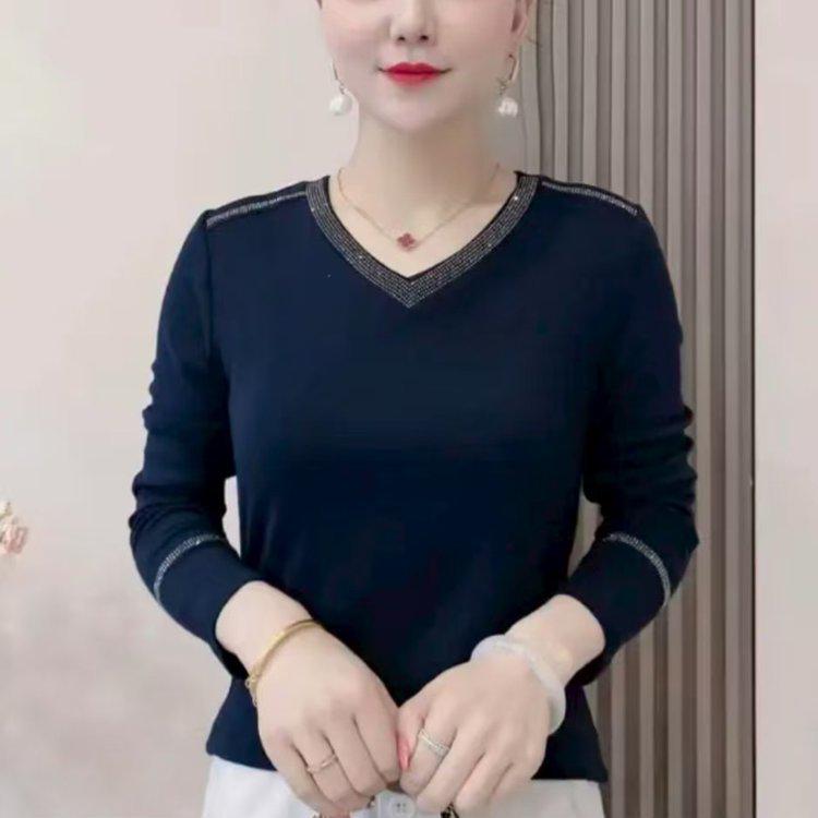 

2025 Autumn Women s V-Neck Solid Long-Sleeve Loose Slimming Base T-Shirt 4XL 145-155 lbs