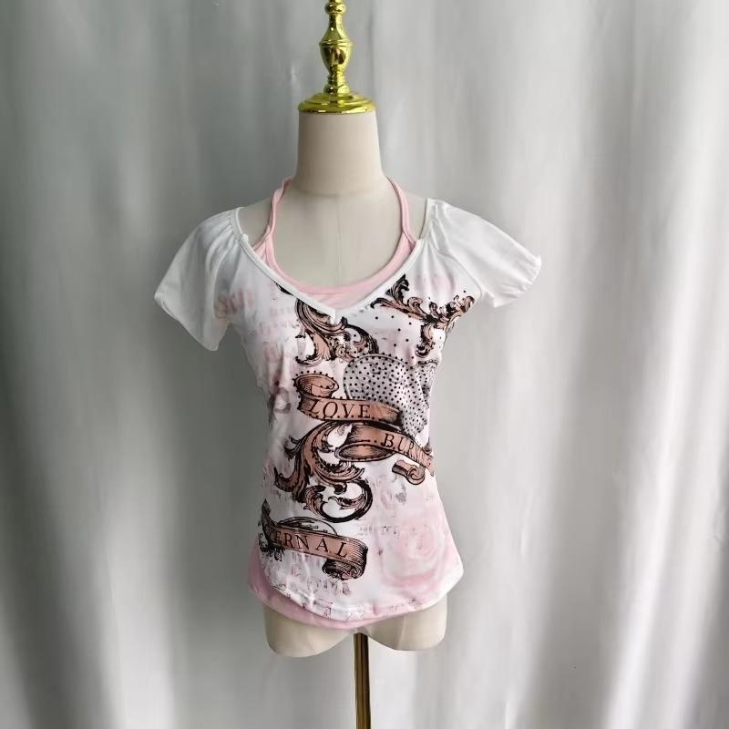 VAYLA T-shirt da Donna Estetica Y2k Harajuku Vintage Patchwork Scollo all'americana Benda Scollo a V Stampa di Lettere Grunge Gotico Crop Top
