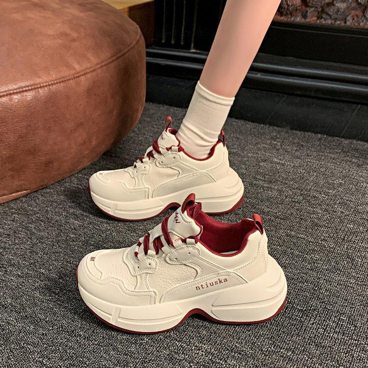 

[Ushilai] Retro platform casual dad shoes women s 2025 winter new fashionable versatile lace-up sneakers 40