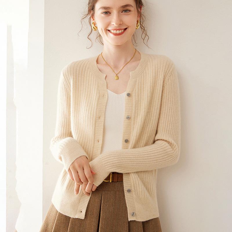 Women's Cable Knit Cashmere Cardigan: Round Neck, Long Sleeve, Buttoned, Versatile Autumn/Winter Sweater.