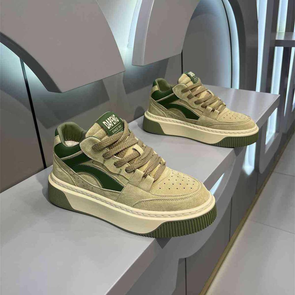 Fashion Autumn Men's Skateboarding Shoes Comfortable 2025 New High-Top Sneakers Casual Sports Shoes Men Street Leather Walking Shoes