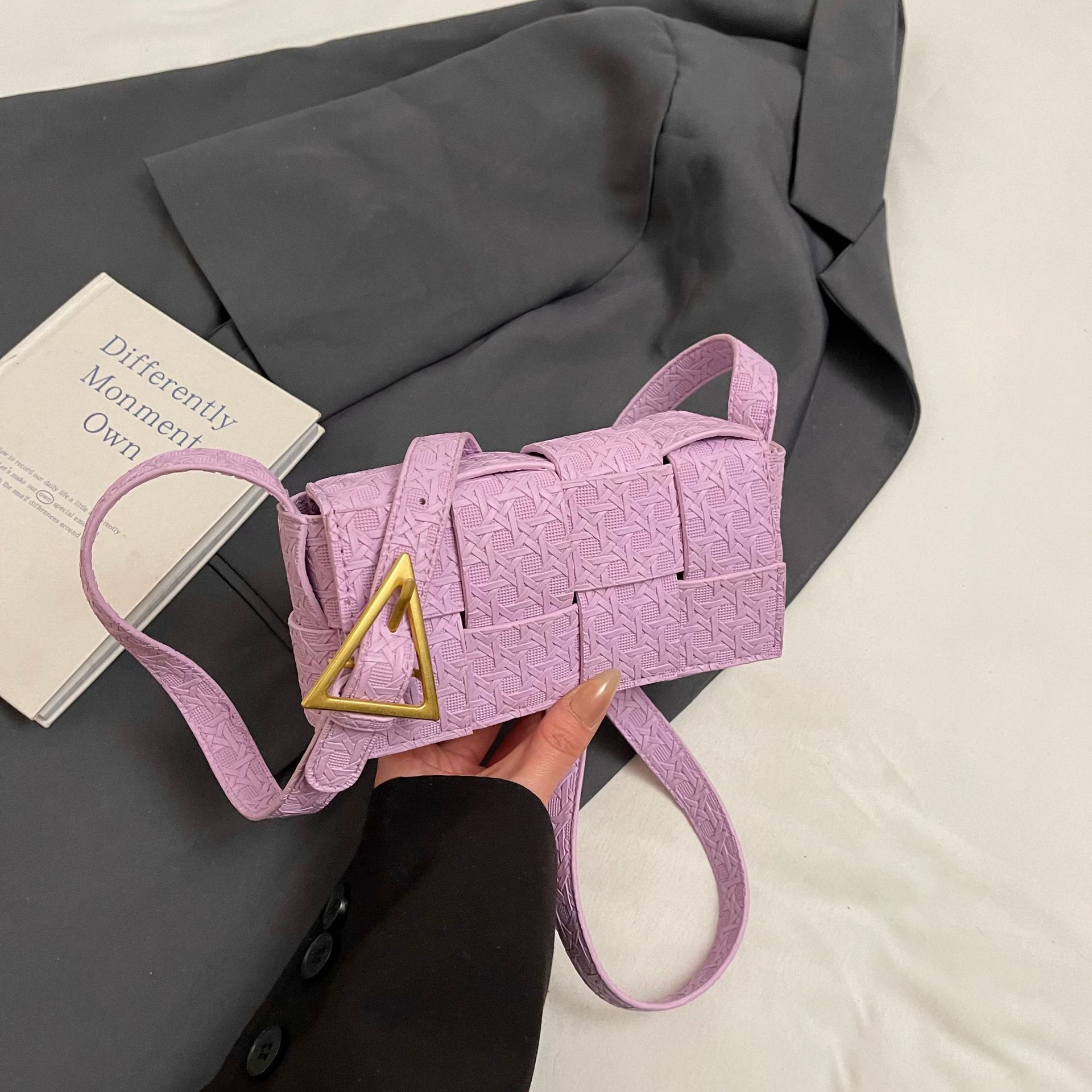 

Ladies bag hand-woven bag 2025 new fashion solid color versatile small square bag shoulder messenger bag