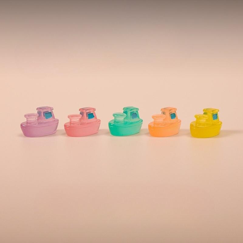 Cute Night-luminous Single-layer Cruise Ship Garden Ornaments, Cartoon Transparent Ship Resin Accessories