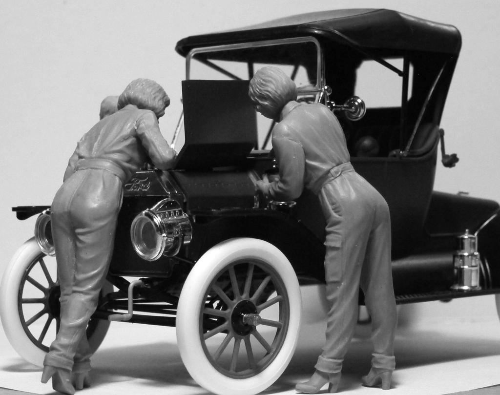 ICM 1/24 Scale American Female Mechanic 1910 Plastic Model 24009