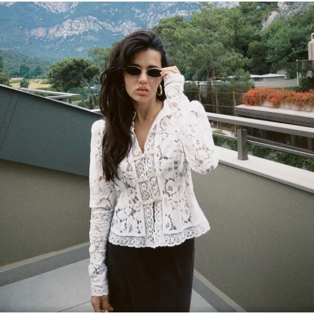 VAYLA Lace Printed Shirts Tops Female Hollow Out Fashion Commute Vintage See-Through Blouse Women's Lace Shrug Shirts New