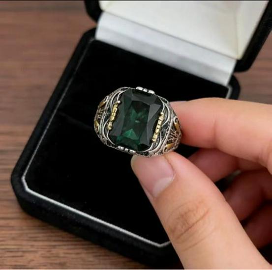 Men's Luxury Retro Gem-Studded Domineering Ring for Parties and Banquets