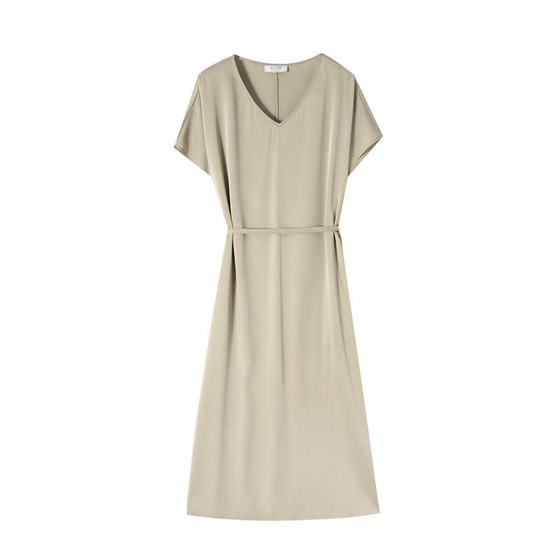 

Платье-кокон из тутового шелка с V-образным вырезом, карманами и разрезом сзади - Женский стиль с длинными спущенными плечами. Large тил зеленый