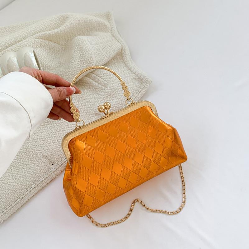 Chic And Modern Shell Bag For Women In Silver And Gold Ideal For Street Style