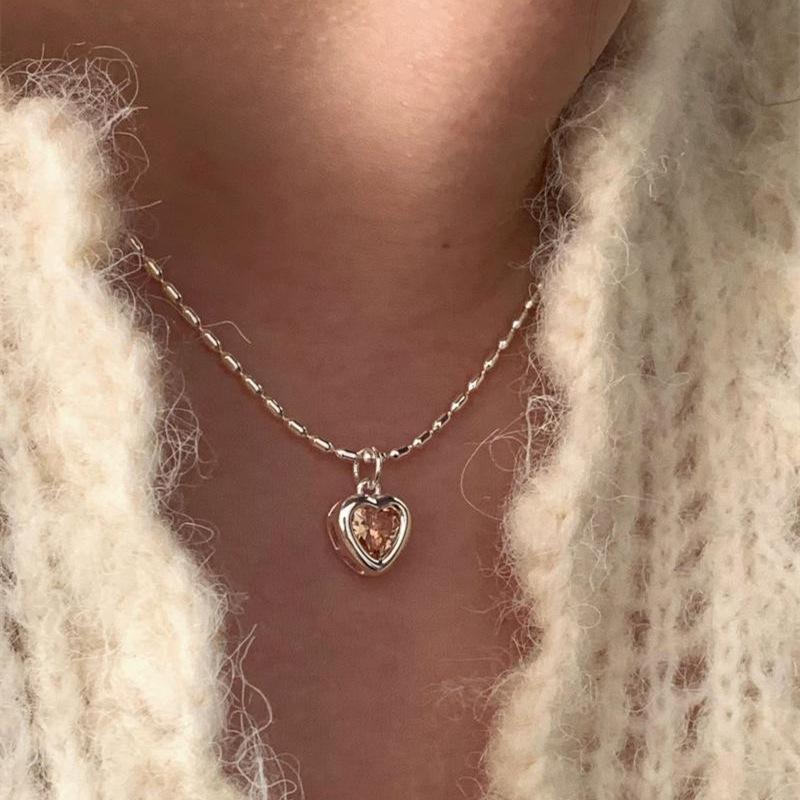 Korean Style Sweetheart Rice Grain Necklace for Women - Simple Peach Heart Clavicle Chain Trendy Sweater Accessory