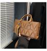 New high-end small bag, new fashionable versatile portable small square bag, broadband messenger bag.