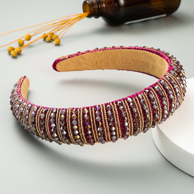 Hairband Handmade Braided Beaded Headband for Women, Made of Sponge Material, Simple and Elegant Face Mask Accessory for Hair.