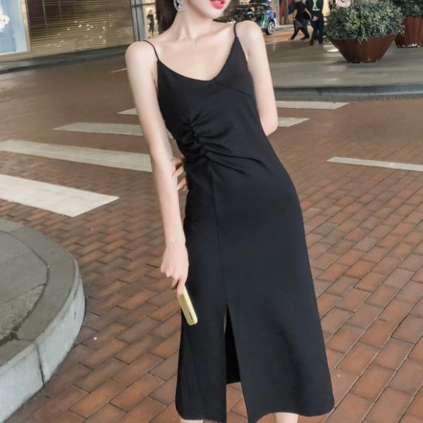 Sexy V-neck Suspender Dress Women's Long 2026 Autumn and Winter New Thin Temperament Bottoming Dress with a Small Black Dress Inside