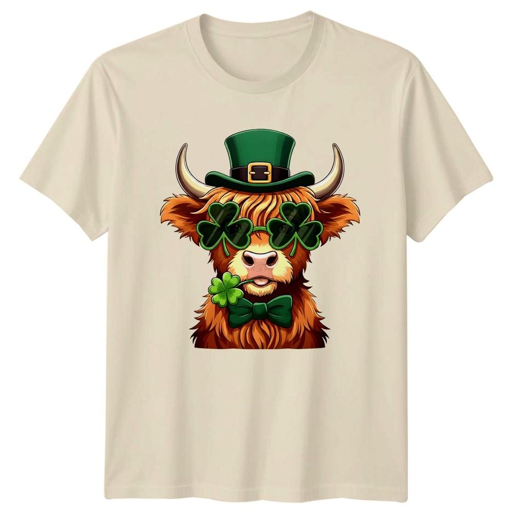 St Patricks Day Highland Cow With Shamrock TShirt Cattle Irish Holiday