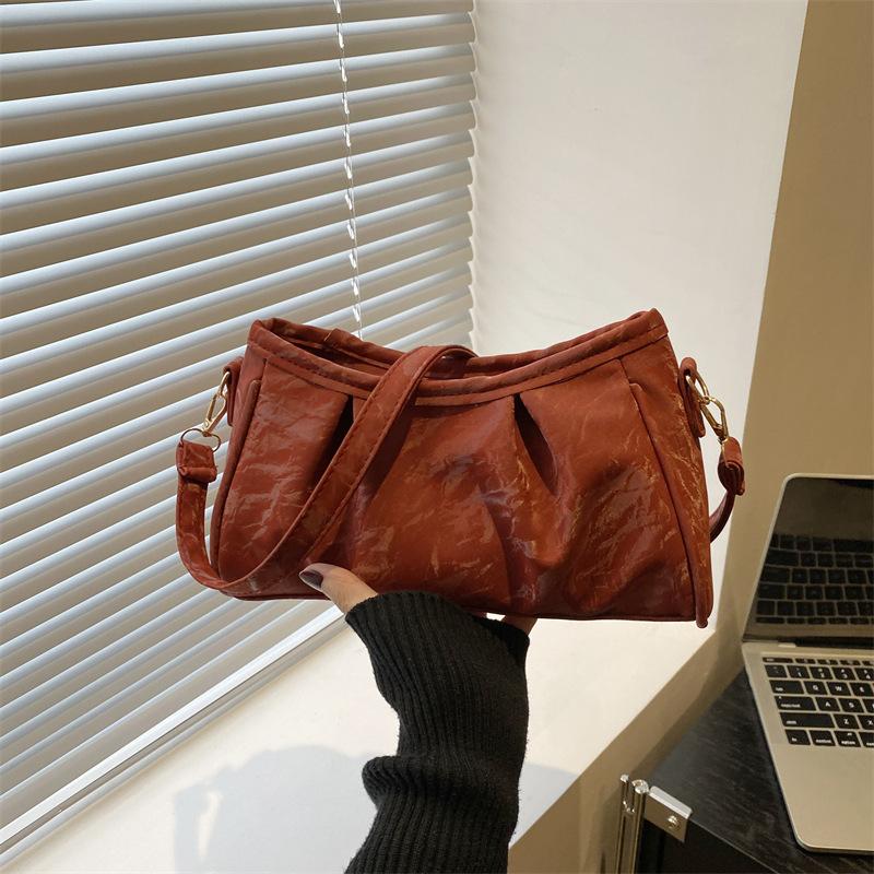 Underarm Bag Women's Summer New Trend Fashion Retro Shoulder Crossbody Pleated Cloud Women's Small Bag