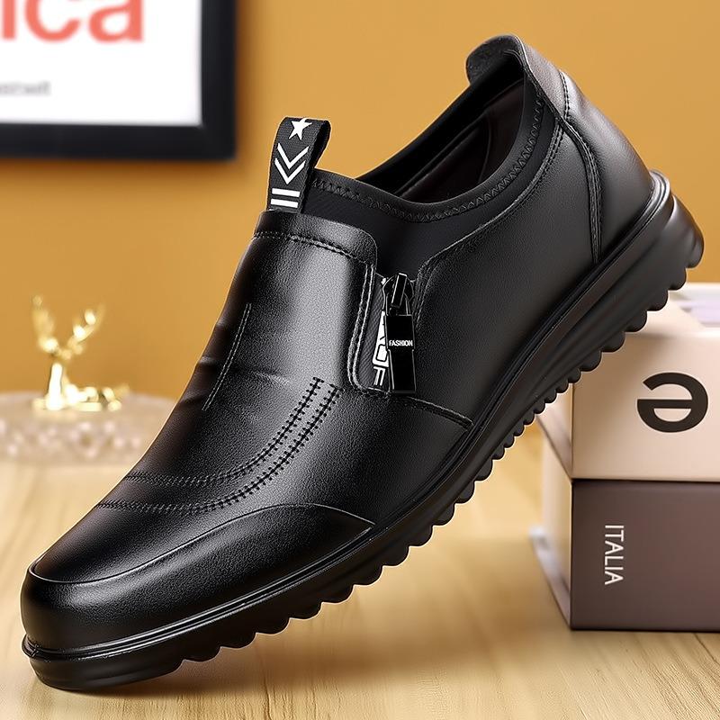 Fashion British Cow Leather Non-slip Men's Driving Shoes Spring Autumn Soft-soled Men Designer Shoes Fashion Casual Black Loafers Male