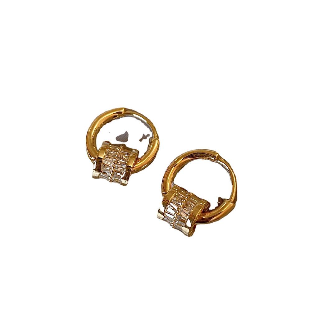 Stylish Small Waist Earrings with Delicate Rings, Luxurious and High-end, Small-sized Zirconia Earrings for The Minority Market.