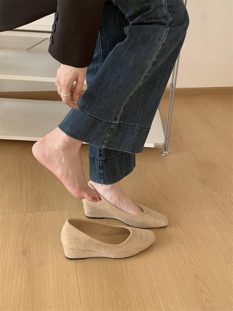 Korean version of slope heel suede square head single shoes women's 2025 new high heels one-pedal grandma shoes temperament commuter shoes women