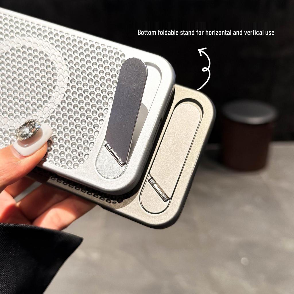 Magnetic Honeycomb Heat Dissipation Case for iPhone 14/15/16/17 Pro Max