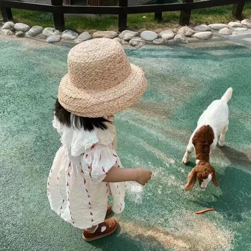 Summer Sun Hat For Big Girls Hand-Knitted Raffia Retro Flat Top Sun Hats Girls Travel Sunscreen Vacation Straw Hat With Lacing