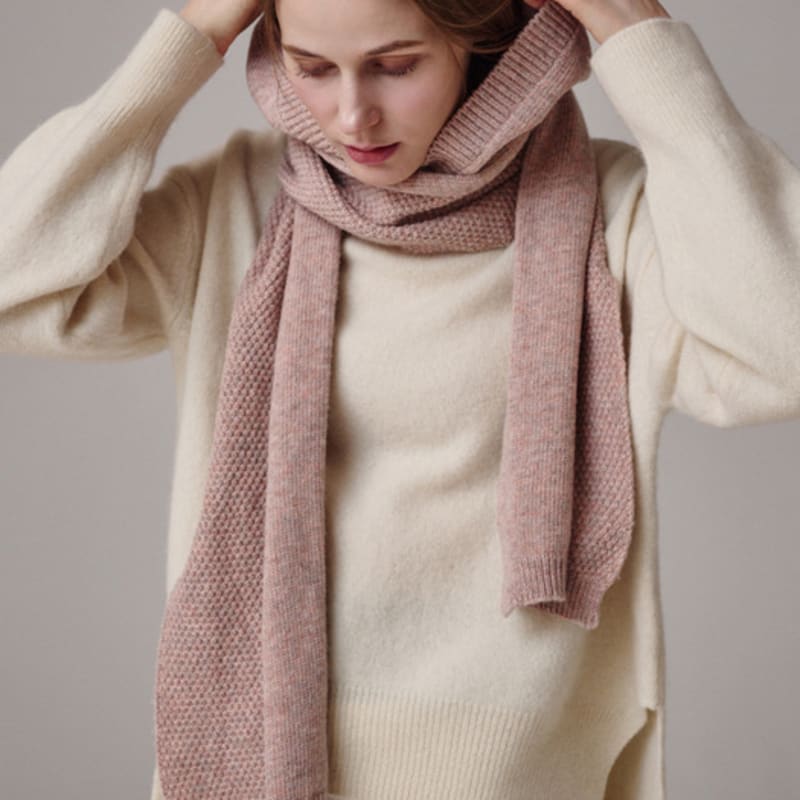 Saint Luxure Knitted Muffler Pink