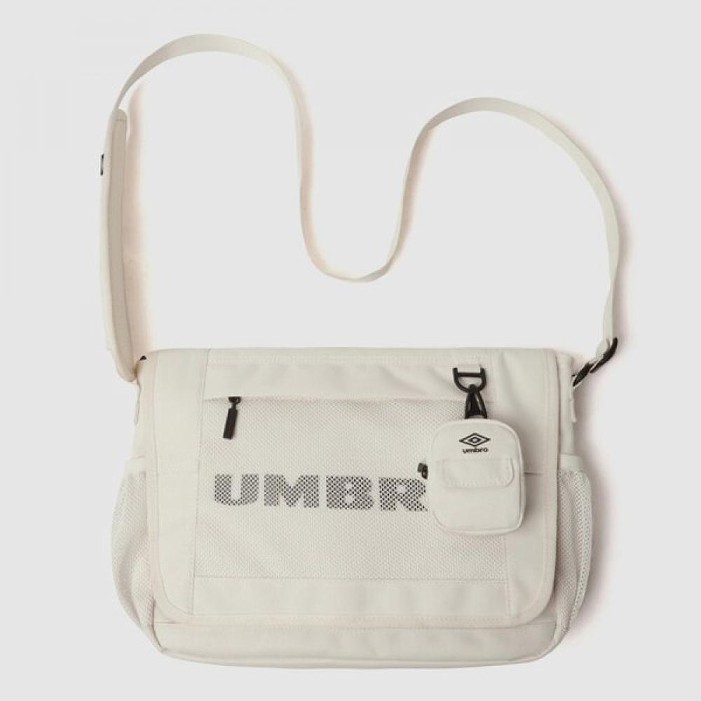Umbro Feature Mesh Messenger Bag Uq123cbg13
