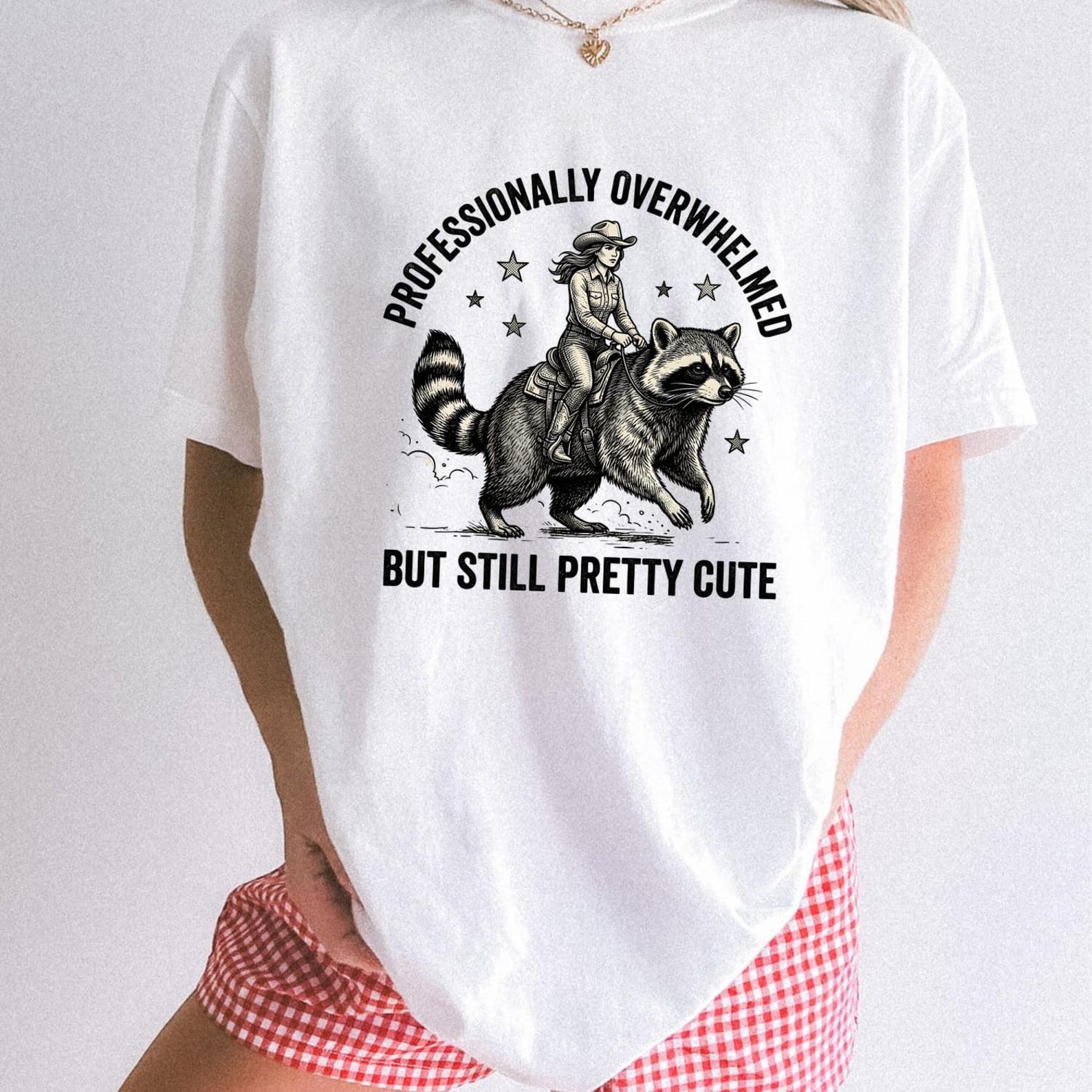 Overwhelmed Raccoon Shirt, Cowgirl Riding Raccoon Tee, Comfort Colors 1717, Funny Cowgirl T-Shirt, Trash Panda Top, Country Aesthetic Wear L
