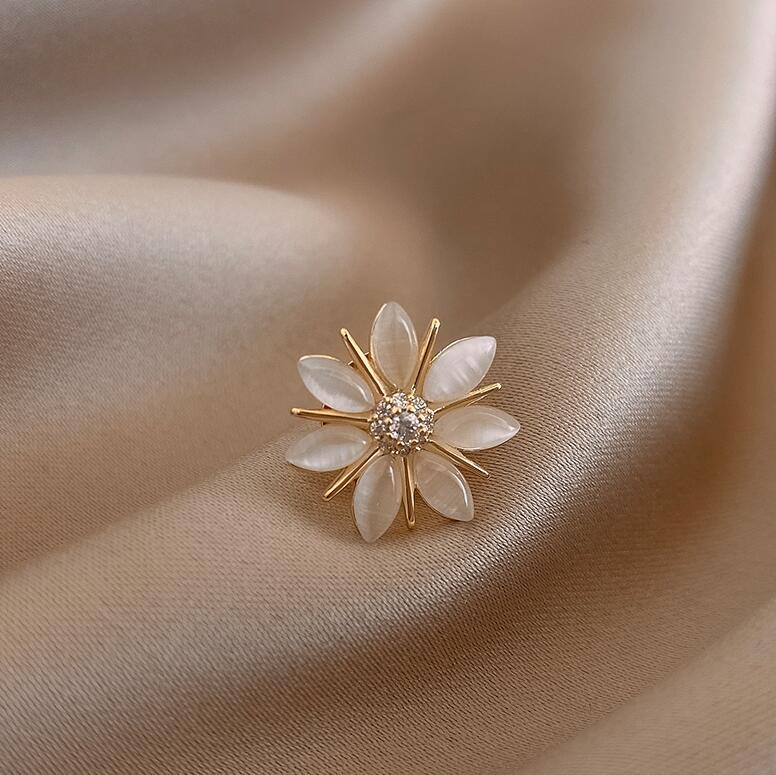 Fashion Rhinestone Opal Stone Sun Brooch Pin for Women Girls Elegant Cute Animal Crystal Corsage Brooches Clothes Jewelry Gift