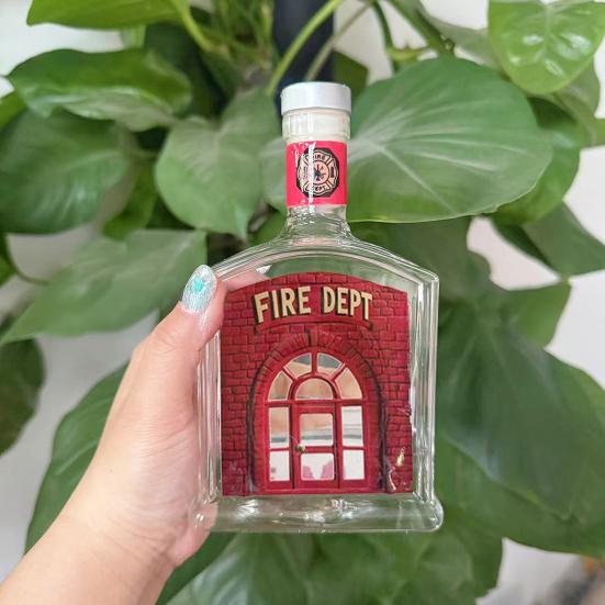 Firefighter Whiskey Decanter Fires Truck Shape Wine Bottle Hydrant Glass Bar