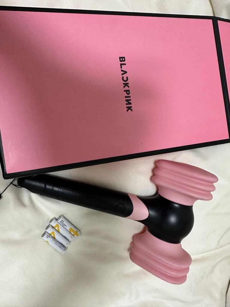 [USED] Price Reduced! BLACKPINK Light Stick Ver.2 with Premium Bonus