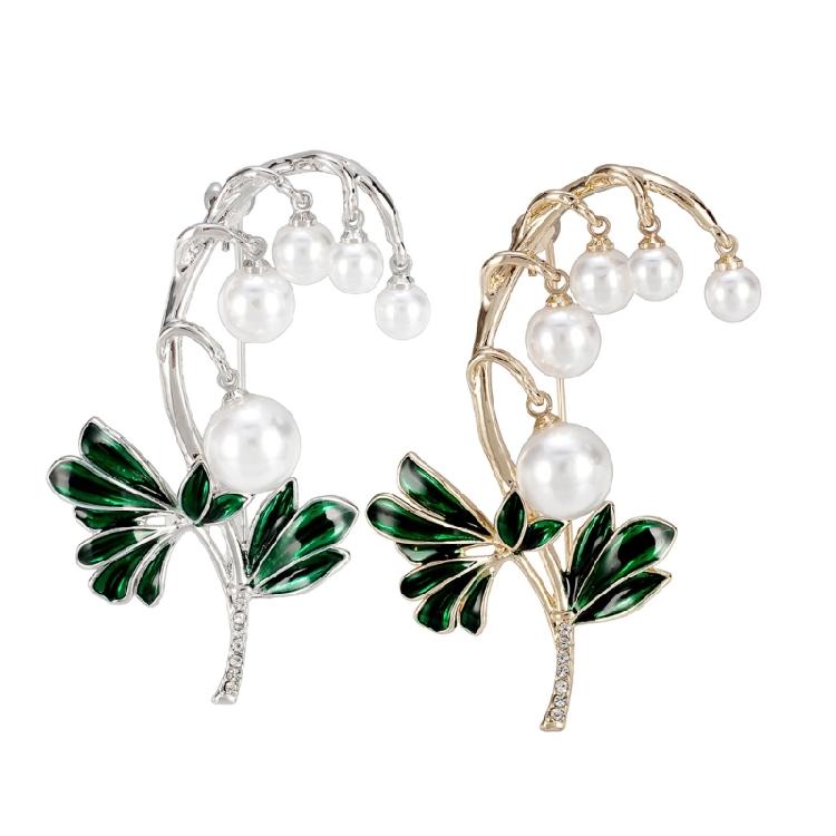 Versatile Floral Pearls Brooch 2 Color Options Lightweight Zinc Alloy For Various Outfits