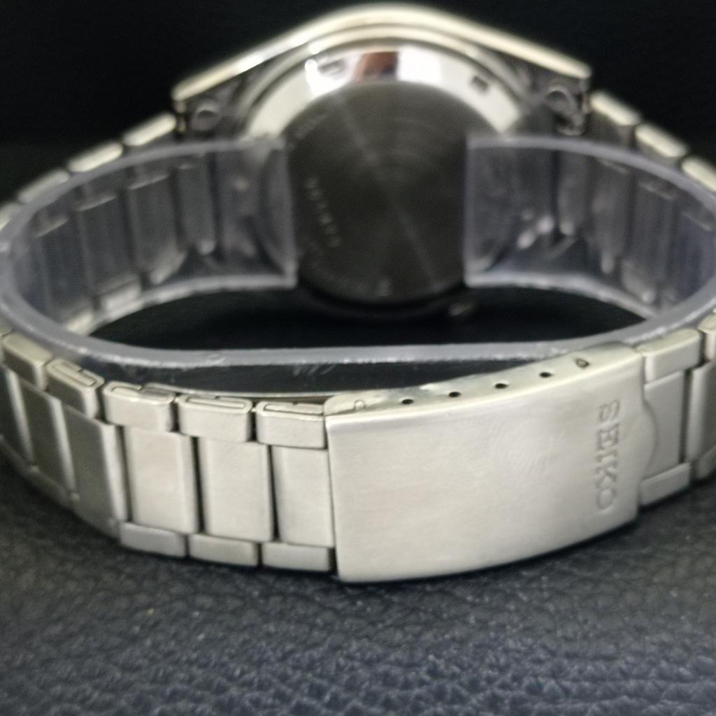 GENUINE VINTAGE SEIKO 5 AUTOMATIC 7009A JAPAN MENS RED DIAL WATCH A702404-5 R124-a702404