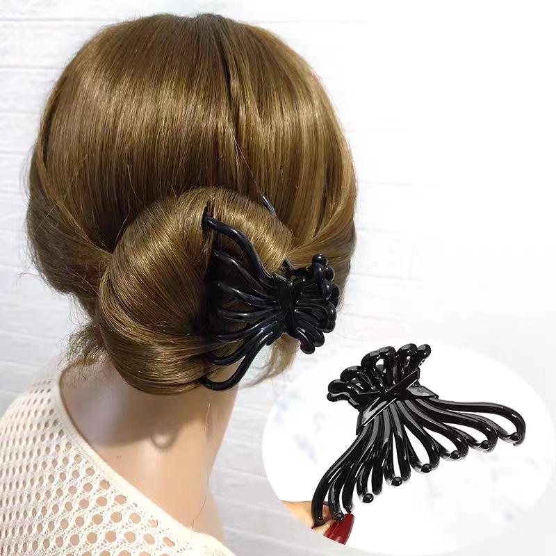 

Korean Style Acrylic Hair Claw Clip for Elegant Updos