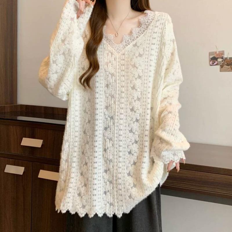 Spring Korean Style Age Reducing Versatile Hollow Out Long Sleeved Top, Loose and Slimming Lace Patchwork T-shirt for Women