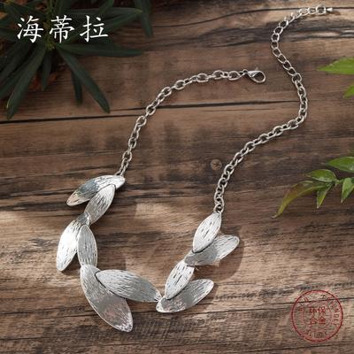Luxury New Retro Geometric Oval Ancient Silver Petal Necklace, Personalized and Creative Women's High-end Petal Neck Chain