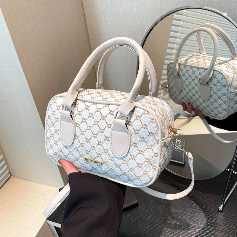 Stylish and Simple Niche Design Handbag 2025 Winter New Casual Shoulder Bag Personalized Messenger Women's Bag